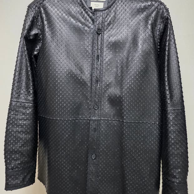 보테가베네타 한정판 레더 셔츠 자켓 국내매장판