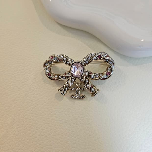 샤넬 멀티보석진주 리본 CC 브로치 업사이클링