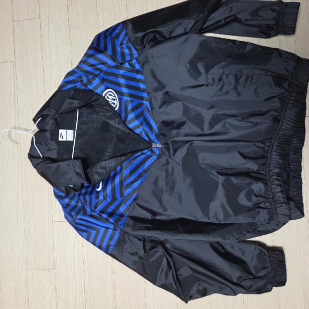 인테르 바람막이 아노락 L