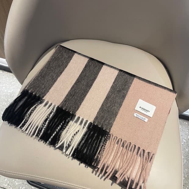 버버리 리버서블 스카프 100% 램스울
