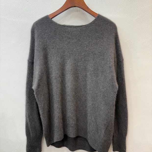 그레이 라쿤혼방니트