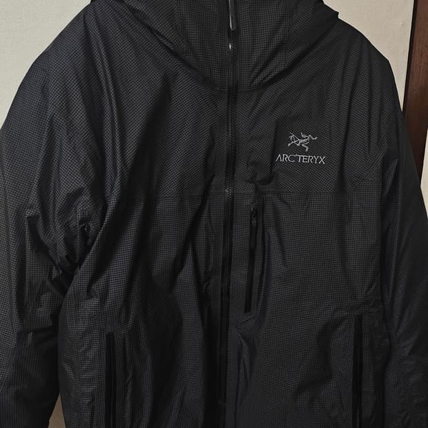 아크테릭스 알파 라이트 웨이트 패딩 블랙 L