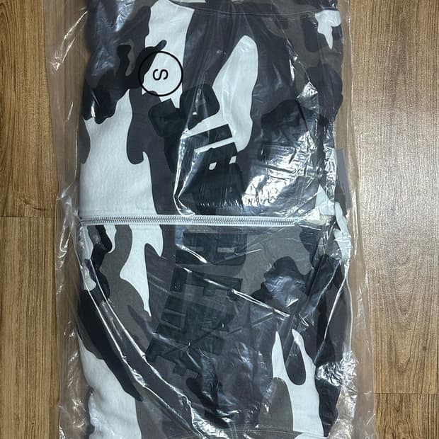 슈프림 아크써멀 후드집업 스노우카모