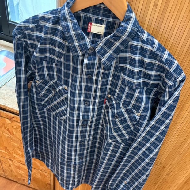 00s Levi's Shirt
