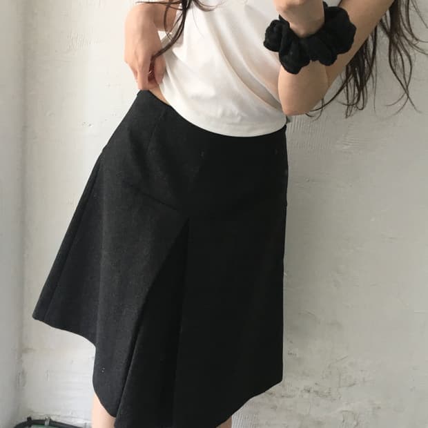 Miu Miu 미우미우 블랙 울 플리츠 미디 스커트