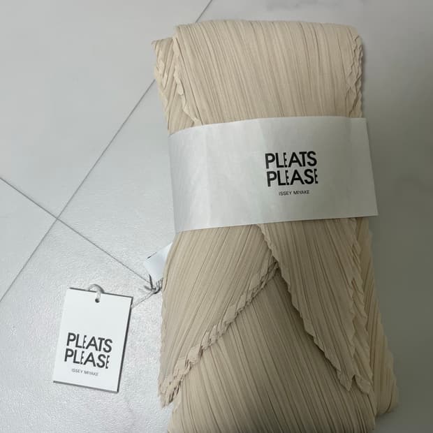 플리츠플리즈 스카프 베이지