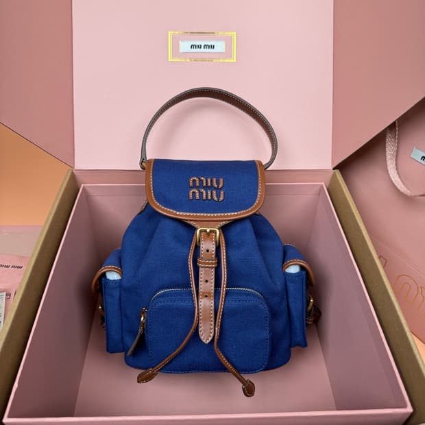 Miu Miu 캔버스 가죽 백팩