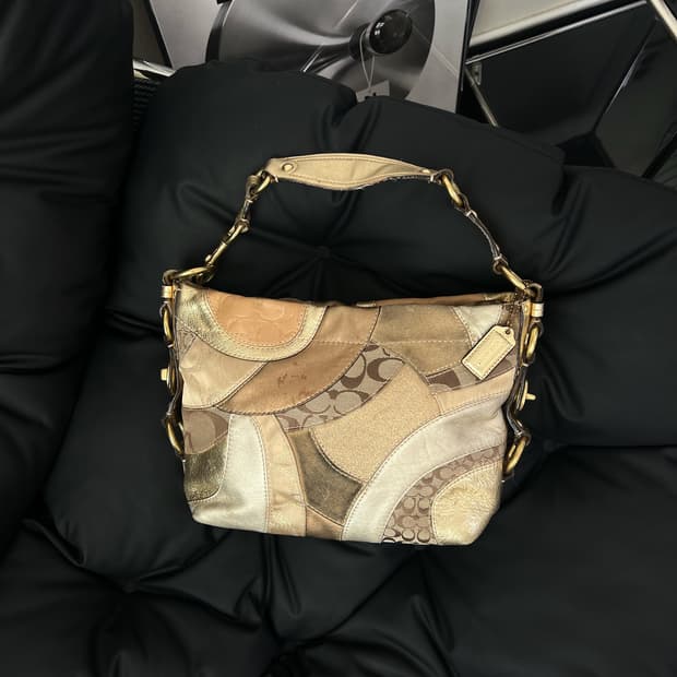 코치 칼리 패치워크 숄더백