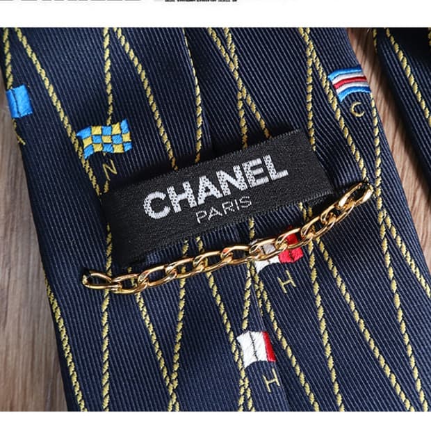 이태리 메이드  CHANEL 샤넬 실크100% 빈티지 넥타이

