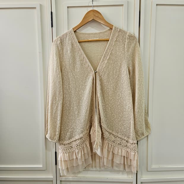 아이보리 레이스 롱 가디건 프릴 장식