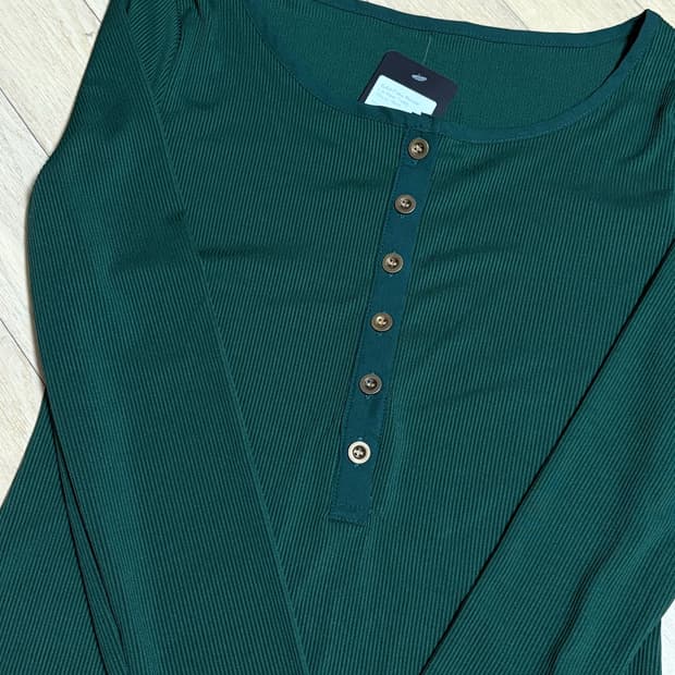 핀터레스트st 딱붙 딥그린 긴팔 버튼 슬리브