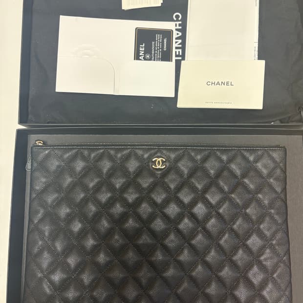 샤넬 클러치 캐비어 금장 라지