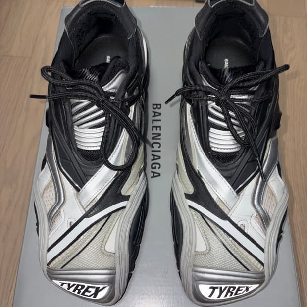 발렌시아가 타이렉스 (42) 블랙 그레이