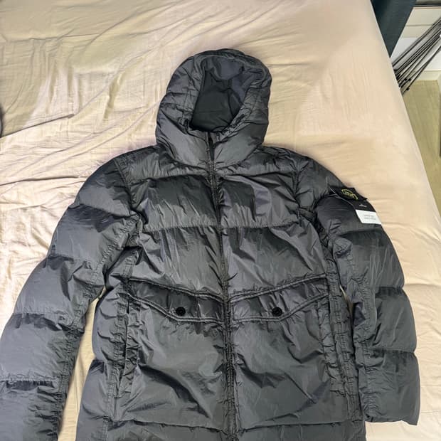 25FW 스톤아일랜드 크링클랩스 패딩 L 리드그레이 새제품