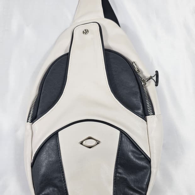 미스치프슬링백