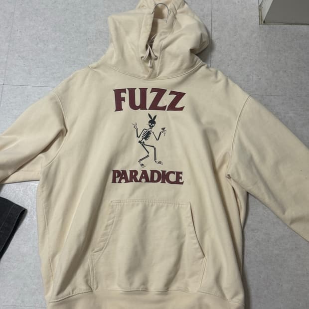 FUZZ BUNNY BONE HOODIE ivory 판매합니다