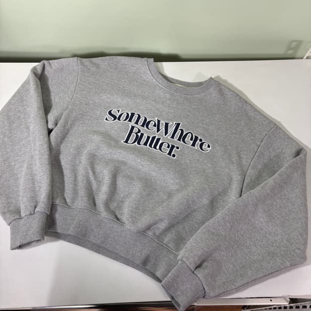 우먼FREE 썸웨어버터 그레이 뉴웨이브로고 맨투맨