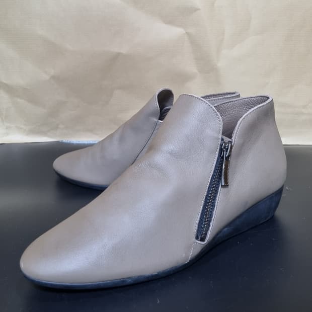 가이거 가죽앵클부츠240 굽4