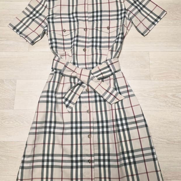  버버리 셔츠형 원피스 벨트 세트  55 (UK6)정품 
