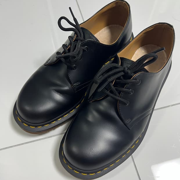 택포20) 닥터마틴 1461 MIE 3홀 블랙 UK7 260 퀼른 레더