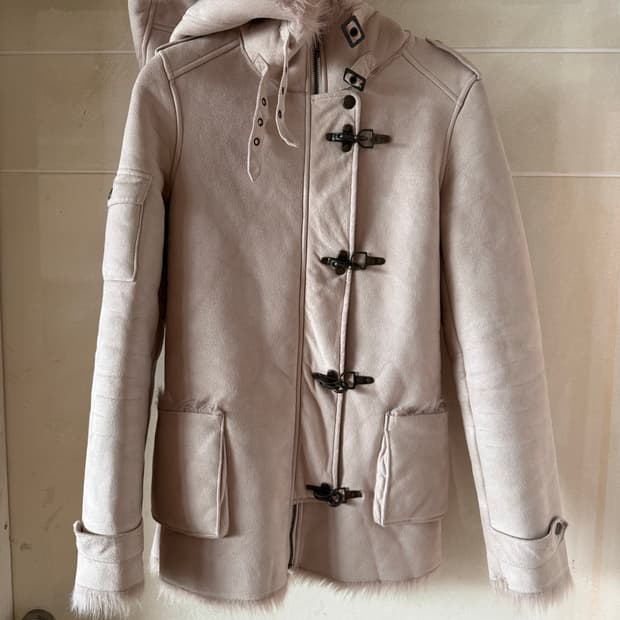 갸루 퍼 안감 코트, 더플 코트