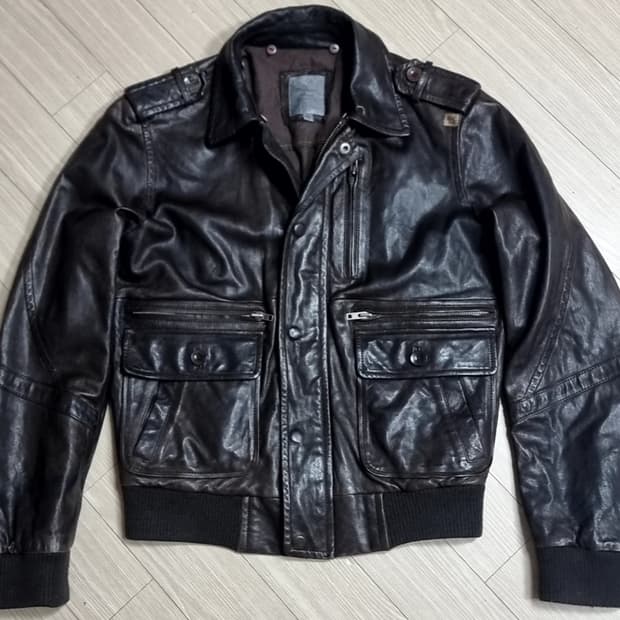 00s썰스데이아일랜드 a-2 양가죽자켓(100)