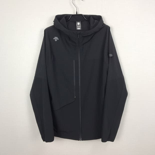 데상트 라이딩 후드형 바람막이 자켓 남성L (100)