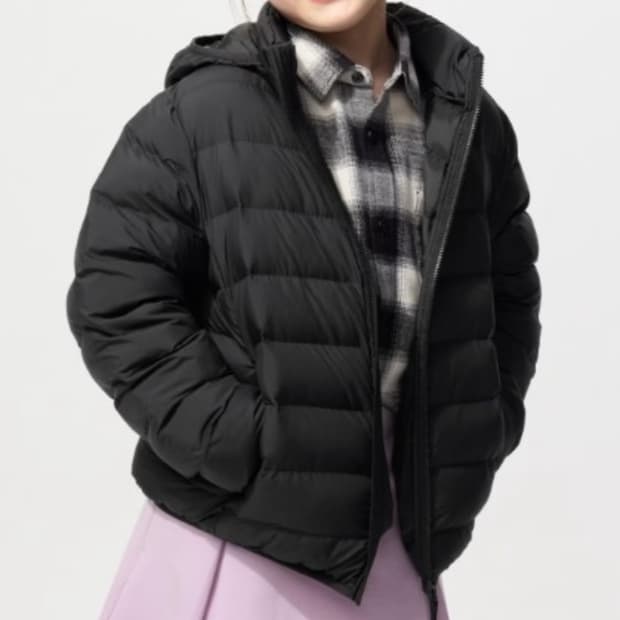 유니클로 키즈 퍼프테크 경량패딩 블랙 사이즈160