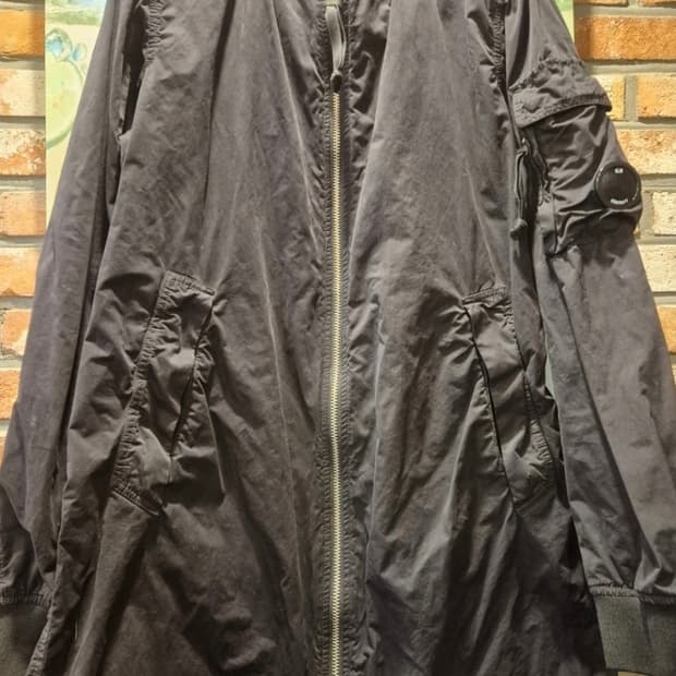 급처 CP컴퍼니 씨피 렌즈와펜 하프 롱 나일론 자켓 105