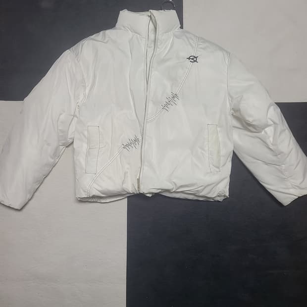 오와이 스티치 웨이브 패딩 화이트