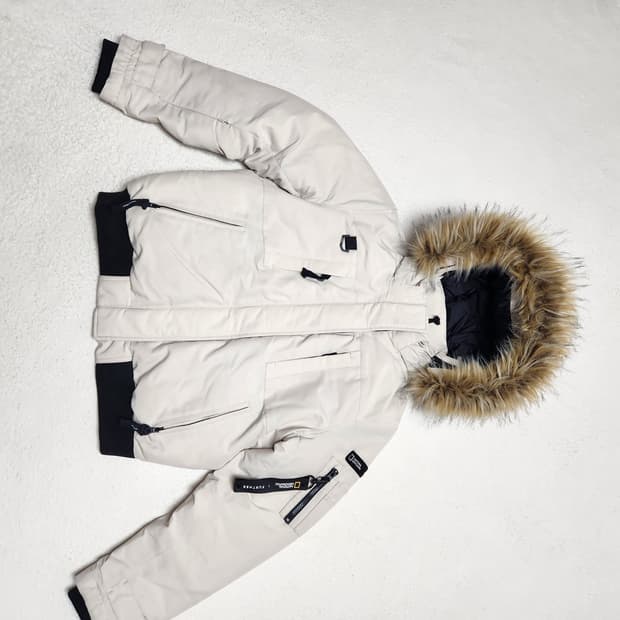 내셔널지오그래픽 아이보리 패딩 M