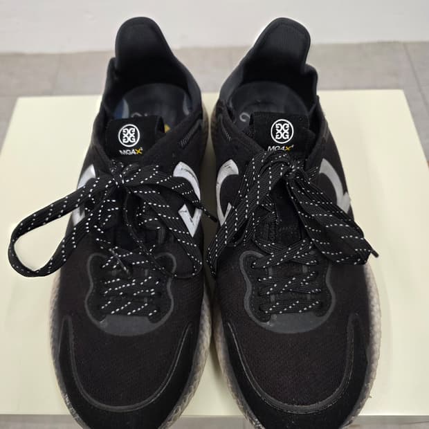 지포어 크로스 스파이크리스 골프화.   
싸이즈 265
