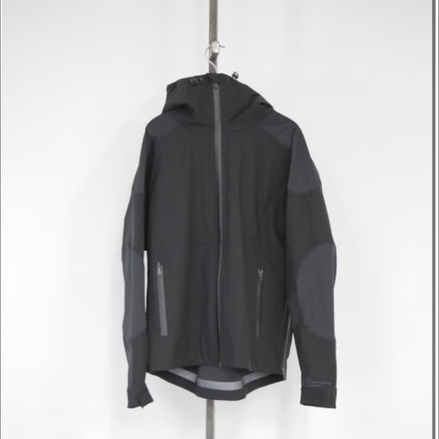 M) 플라스틱프로덕트 3L SHELL HOODED JACKET 블랙