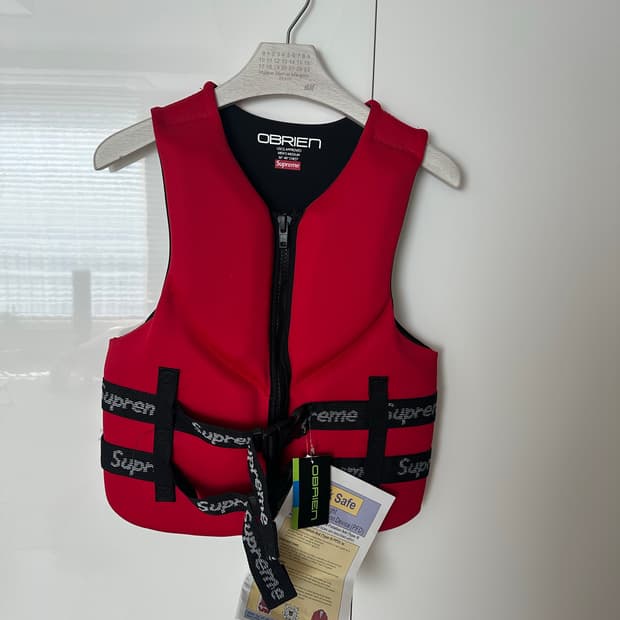 슈프림x오브라이언 구명조끼 