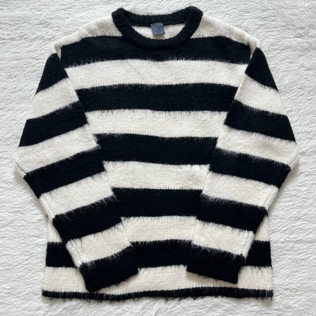 빈티지 보더 스트라이프 아크릴 모헤어 니트