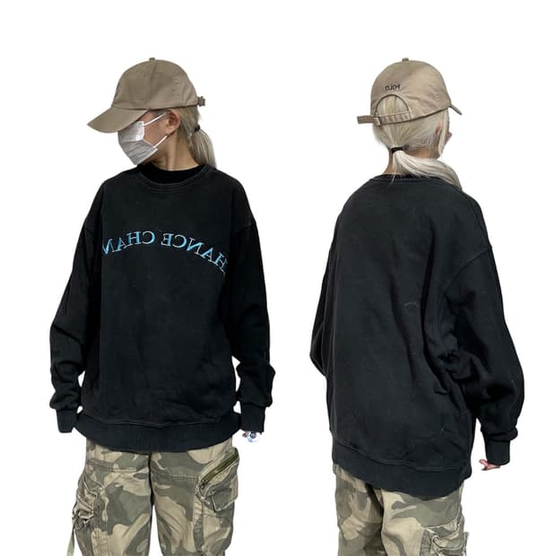 빈티지 블랙 로고 오버핏 맨투맨