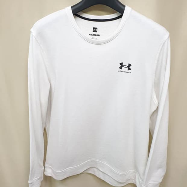 언더아머 남성 화이트 맨투맨 긴팔티 xxl