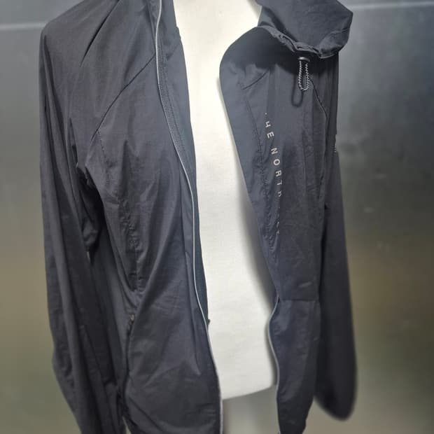 노스페이스 바람막이 블랙 여성용