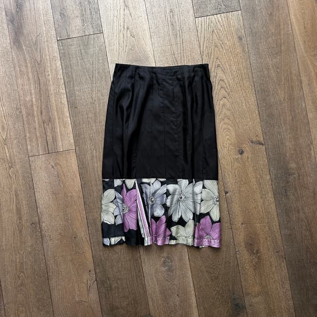 Cutting Line Floral Docking Skirt
