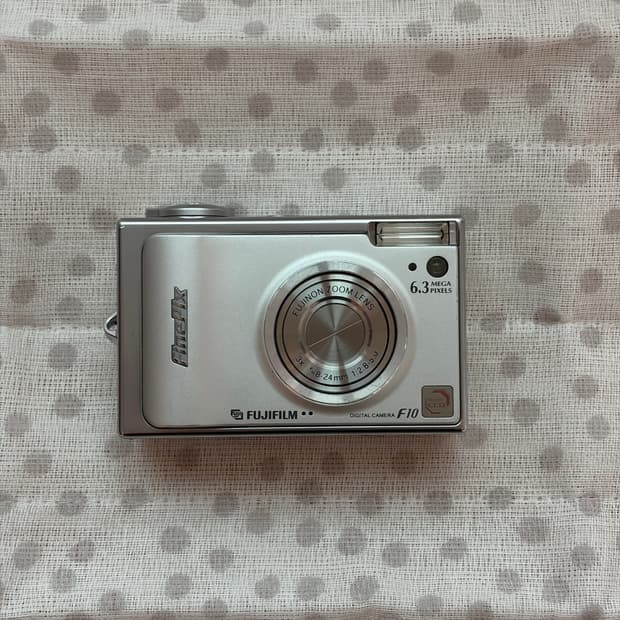 후지필름 파인픽스 F10 