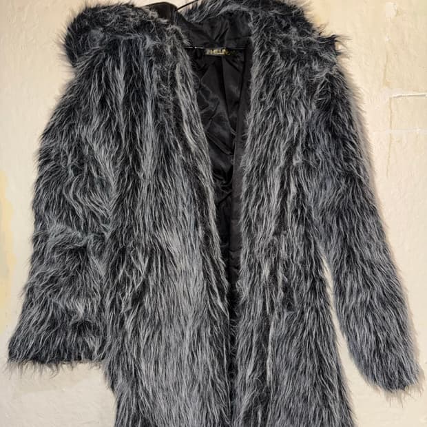 “FHILLINUO” Cat-eared fur jacket