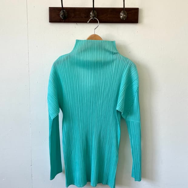 PLEATS PLEASE 스카이 블루 플리츠 탑