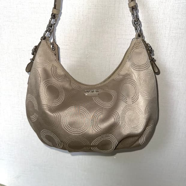 코치 베이지 숄더백