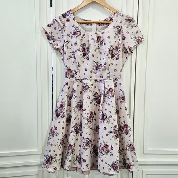 레스트로즈(Lest Rose) 디즈니 콜라보 플라워 원피스