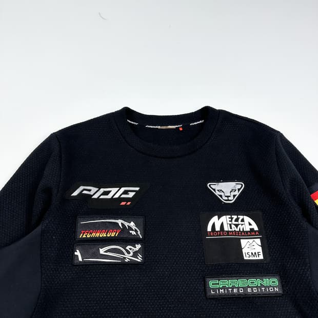 다이나핏 레이싱 패치 블랙 와플 맨투맨 (L)