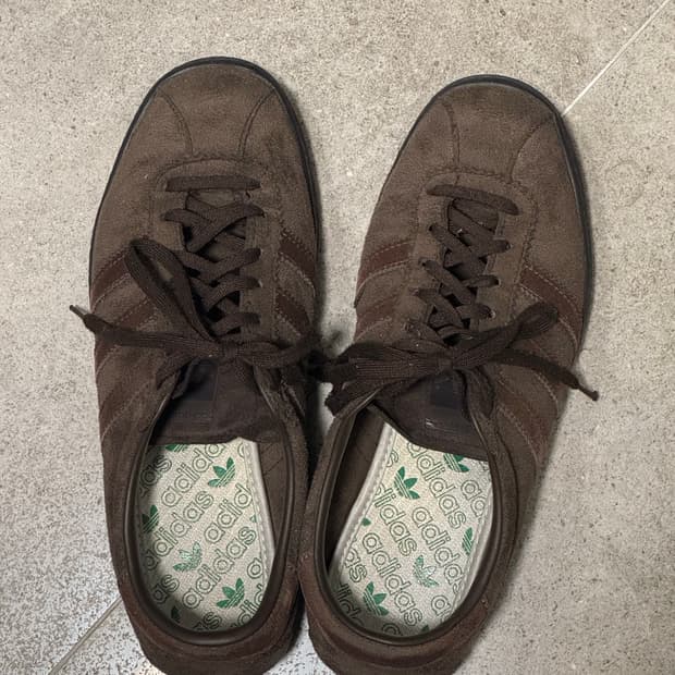 아디다스 토바코 브라운