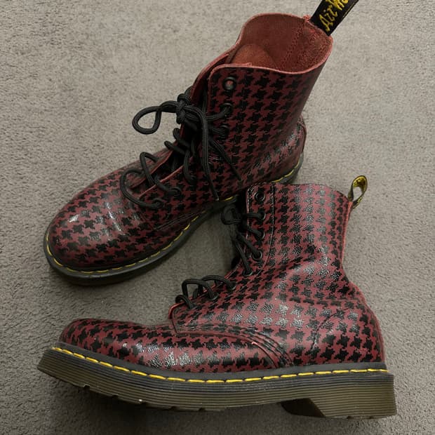 닥터마틴 피나 체리 하운드 처분 