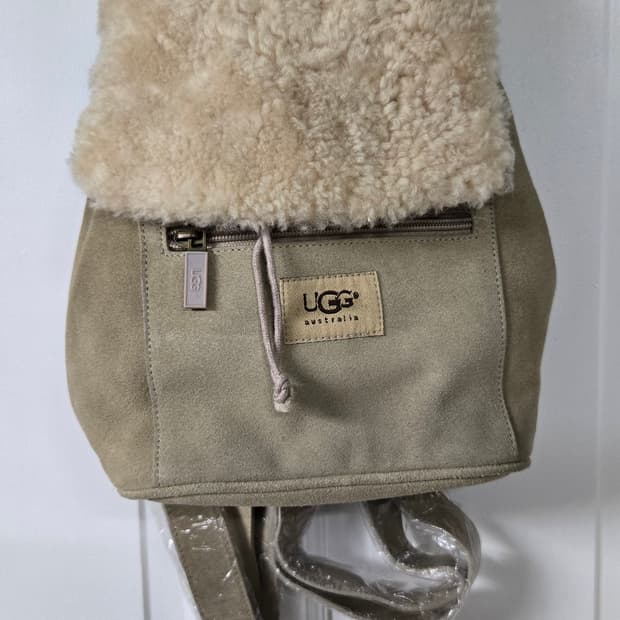 새상품)UGG 어그 시어링 스웨이드 백팩