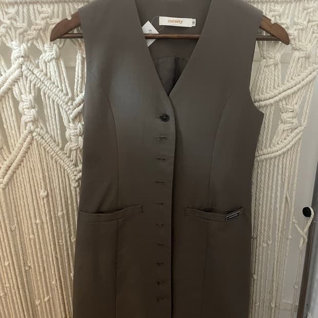 그레이 브이넥 버튼 포켓 베스트