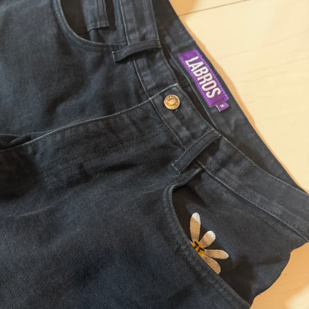 라브로스 데이지진 블랙